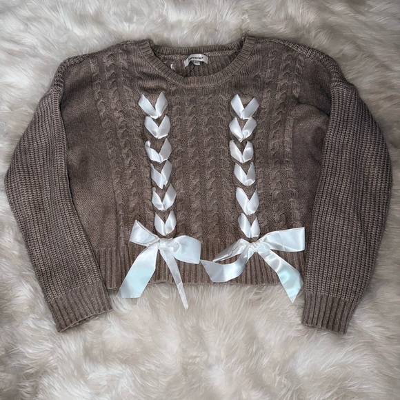 Francesca's Collections Sweaters - Francesca's Collections Taupe Sweater with Ribbon Accents